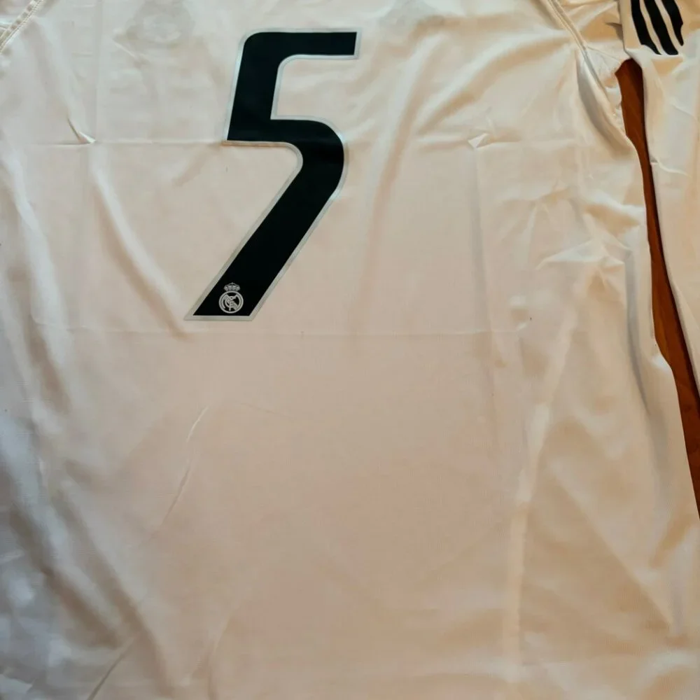 Zidane 2005/06 Retro Soccer Jersey – Size L – New - Picture 7 of 9